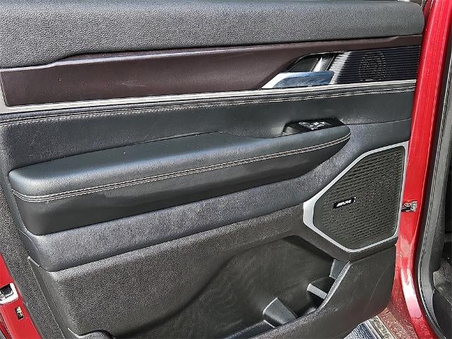 2024 Jeep Wagoneer Base