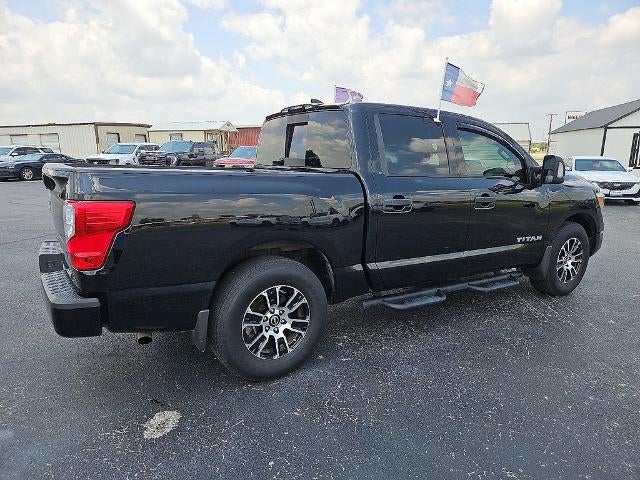 2023 Nissan Titan SV