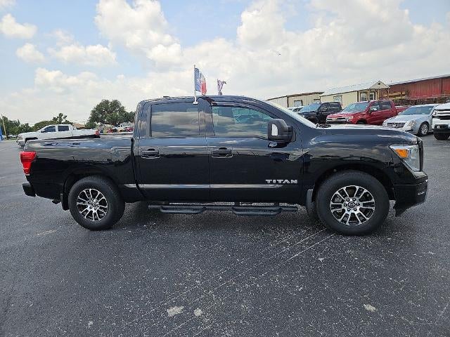 2023 Nissan Titan SV