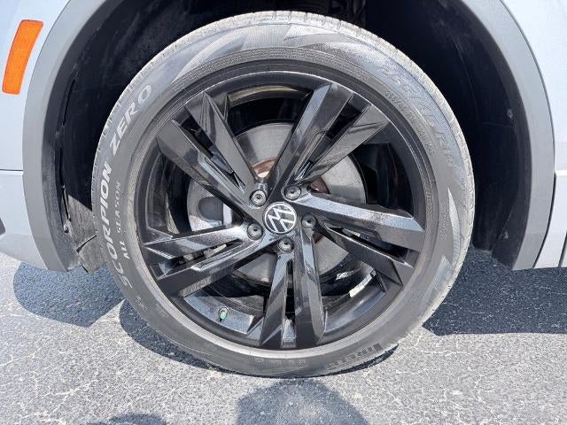 2023 Volkswagen Tiguan SE R-Line Black