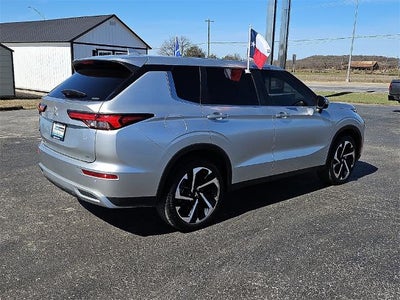 2022 Mitsubishi Outlander SE