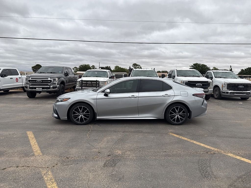 2022 Toyota Camry SE
