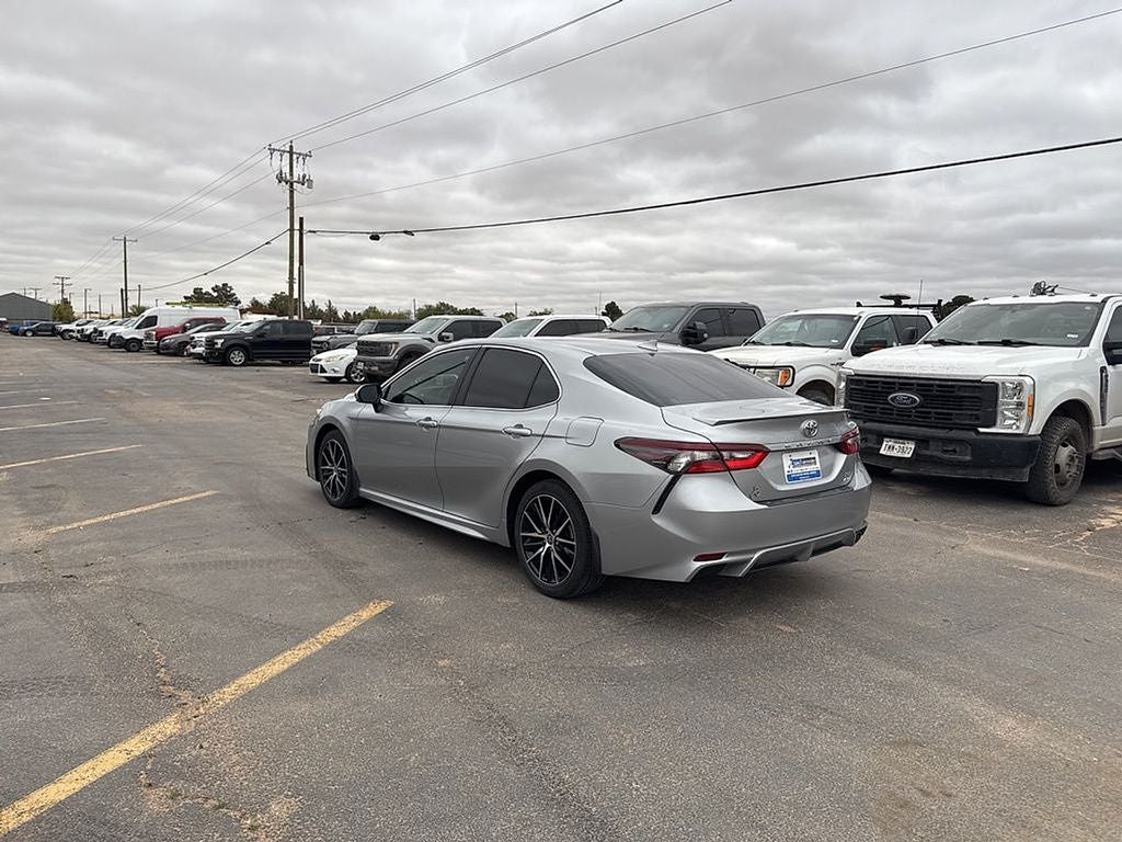 2022 Toyota Camry SE