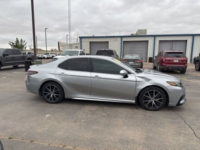 2022 Toyota Camry SE