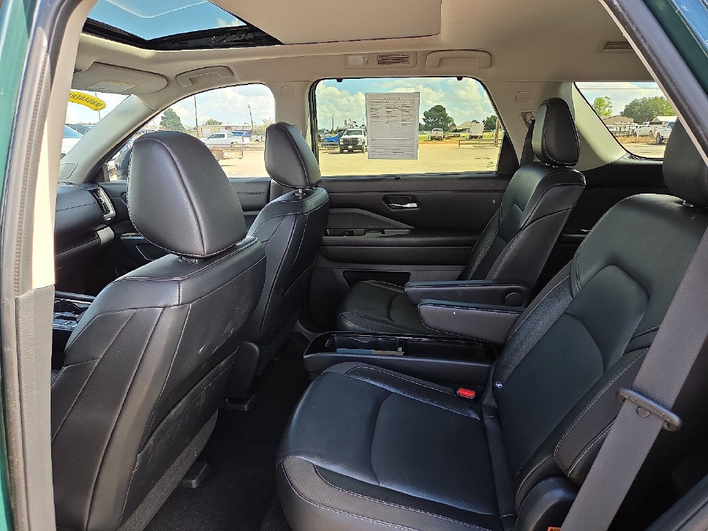 2022 Nissan Pathfinder SL