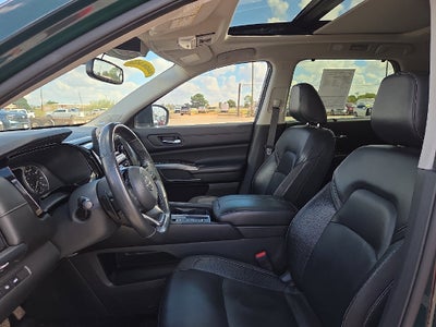 2022 Nissan Pathfinder SL