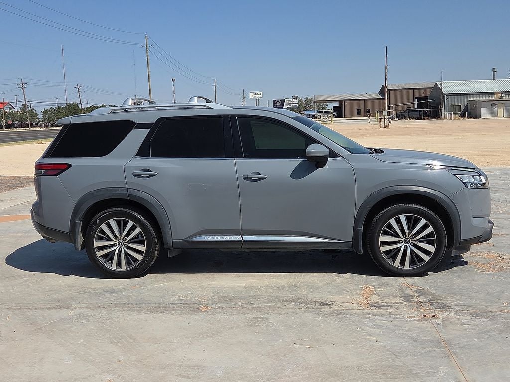 2022 Nissan Pathfinder Platinum