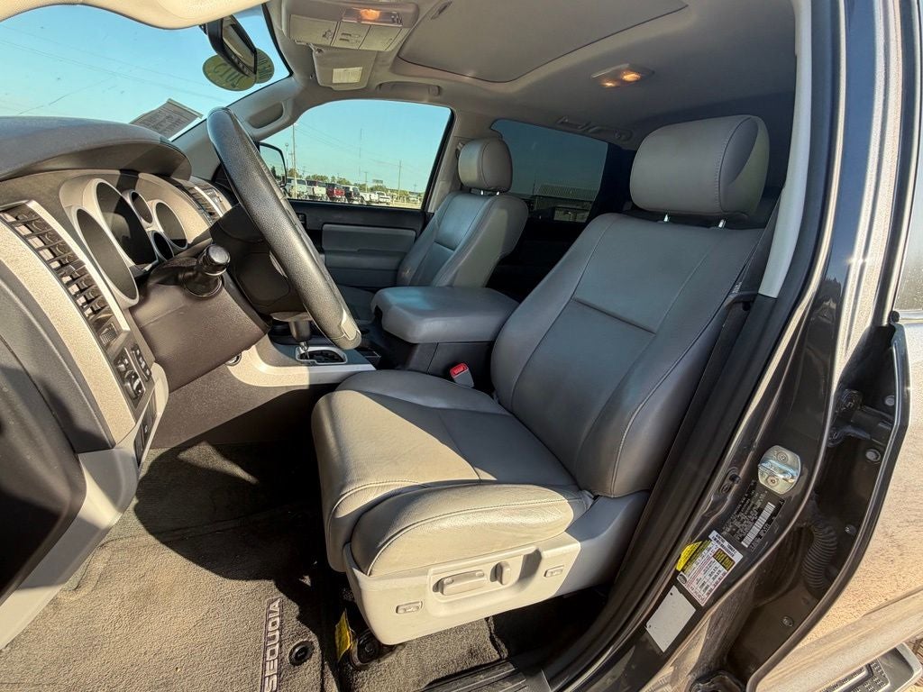 2015 Toyota Sequoia SR5 5.7L