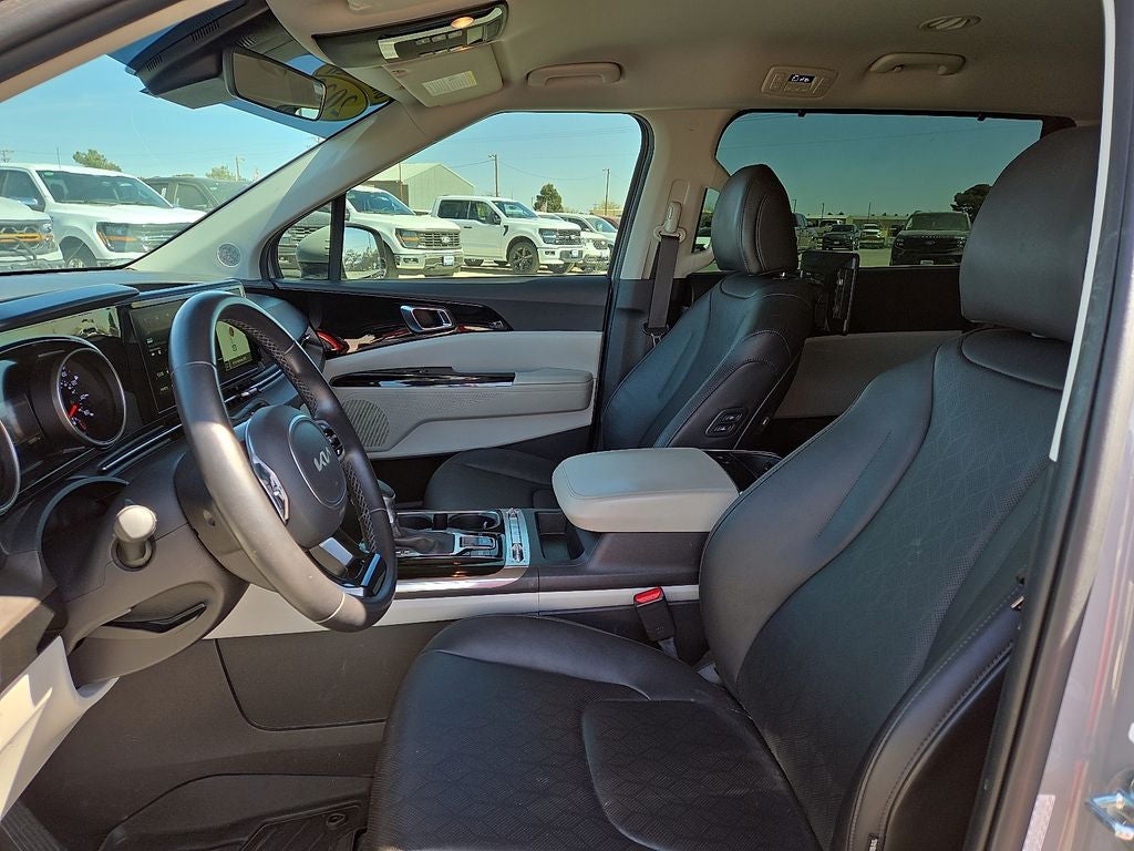 2022 Kia Carnival SX