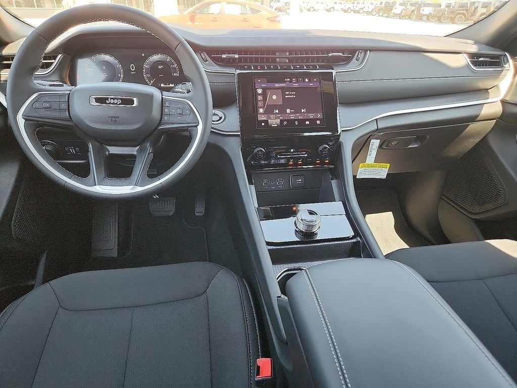 2026 Jeep Grand Cherokee Laredo