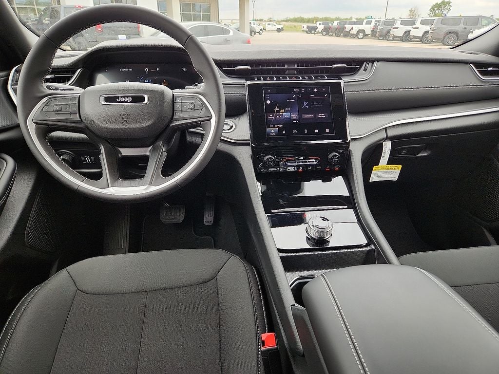 2026 Jeep Grand Cherokee Laredo