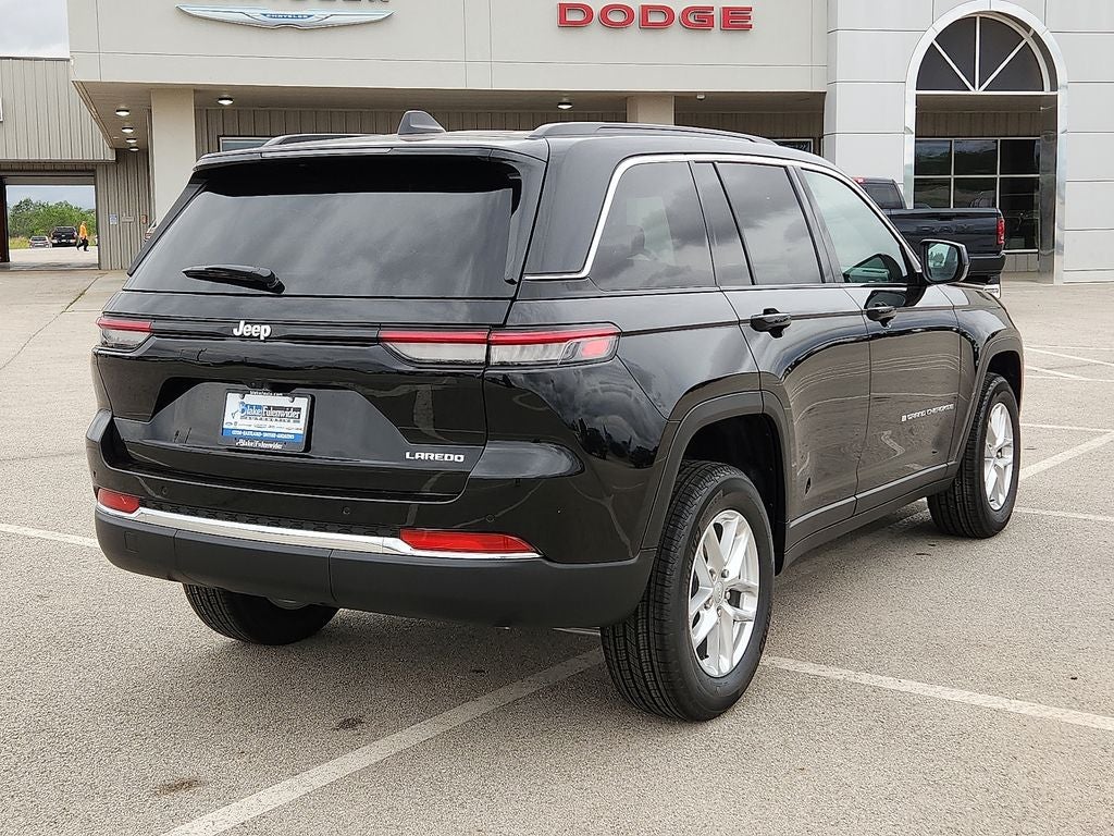 2026 Jeep Grand Cherokee Laredo
