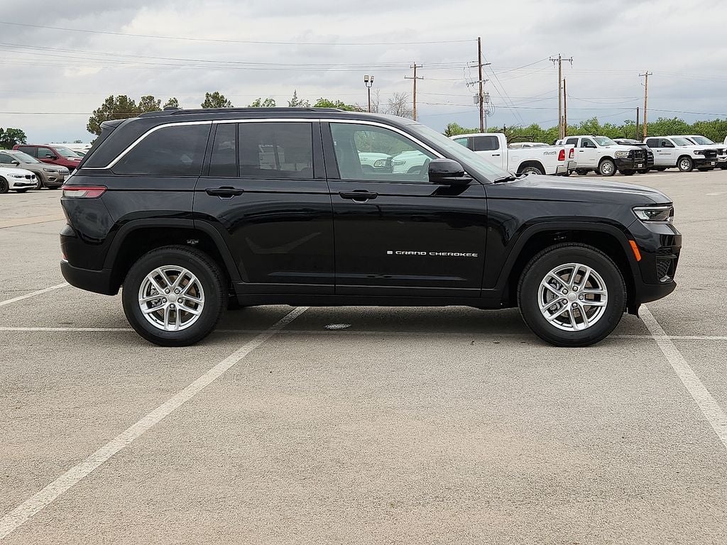 2026 Jeep Grand Cherokee Laredo