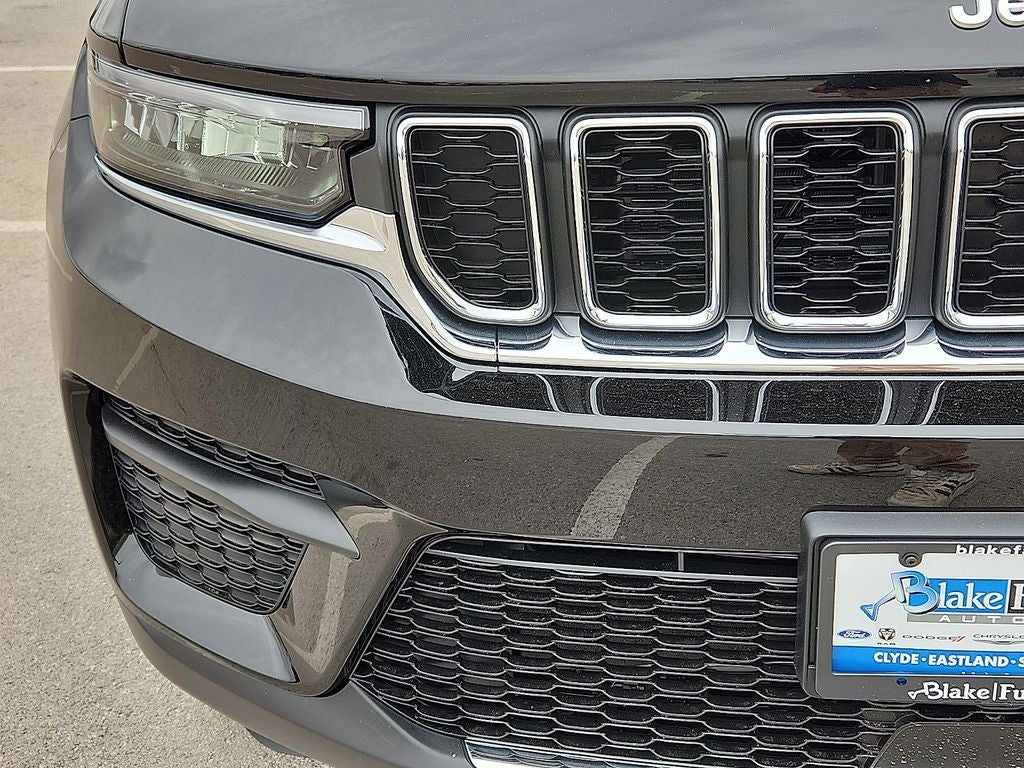 2026 Jeep Grand Cherokee Laredo