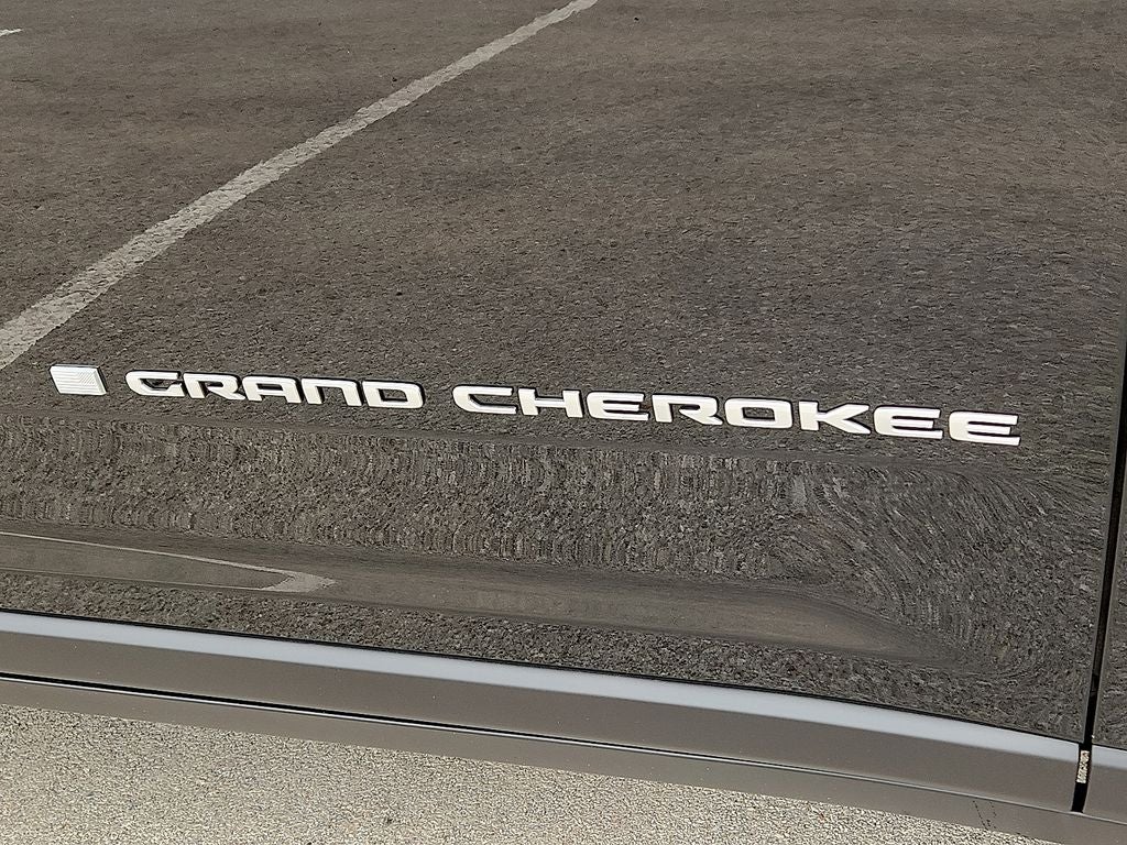 2026 Jeep Grand Cherokee Laredo