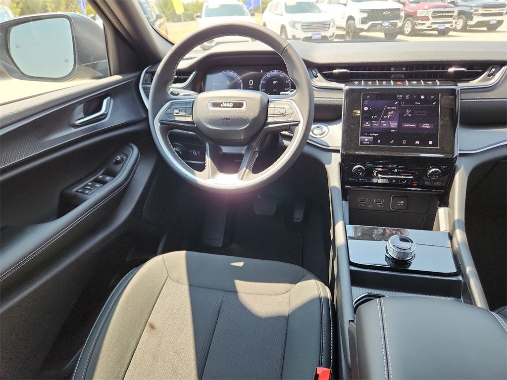 2025 Jeep Grand Cherokee Laredo X