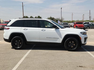 2026 Jeep Grand Cherokee Altitude 4x4