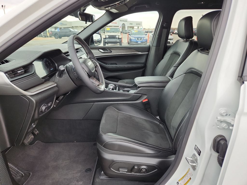 2026 Jeep Grand Cherokee Altitude