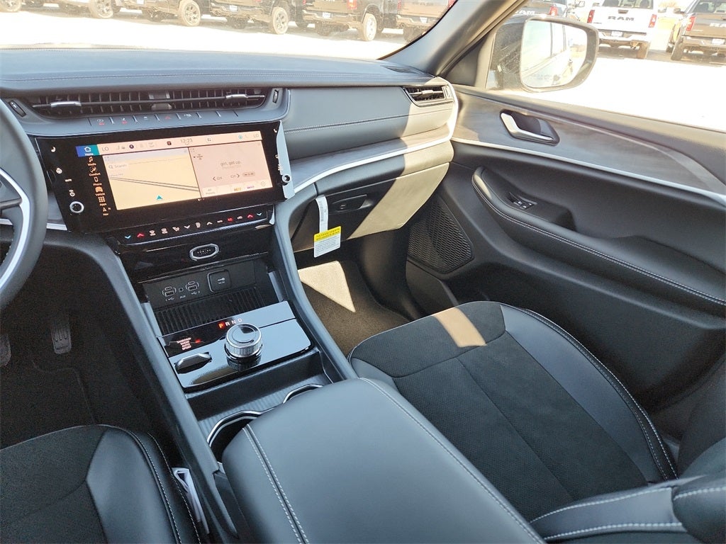 2026 Jeep Grand Cherokee Altitude