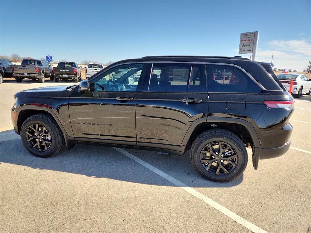 2026 Jeep Grand Cherokee Altitude