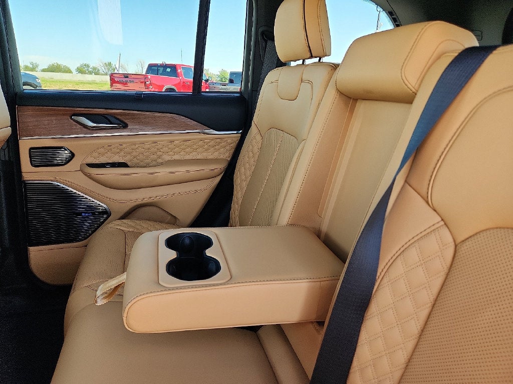2027 Jeep Grand Cherokee GRAND CHEROKEE SUMMIT 4X4