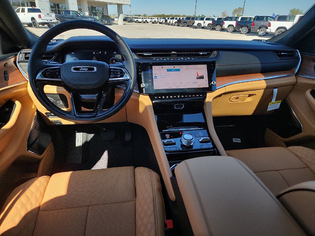 2027 Jeep Grand Cherokee GRAND CHEROKEE SUMMIT 4X4