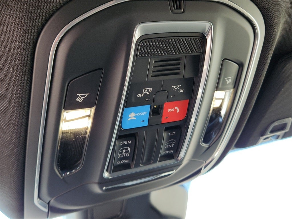 2025 Jeep Grand Cherokee L Laredo