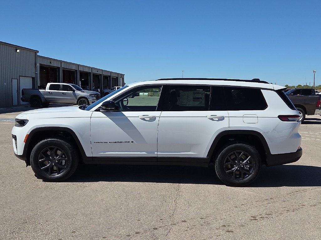2027 Jeep Grand Cherokee L Laredo Altitude