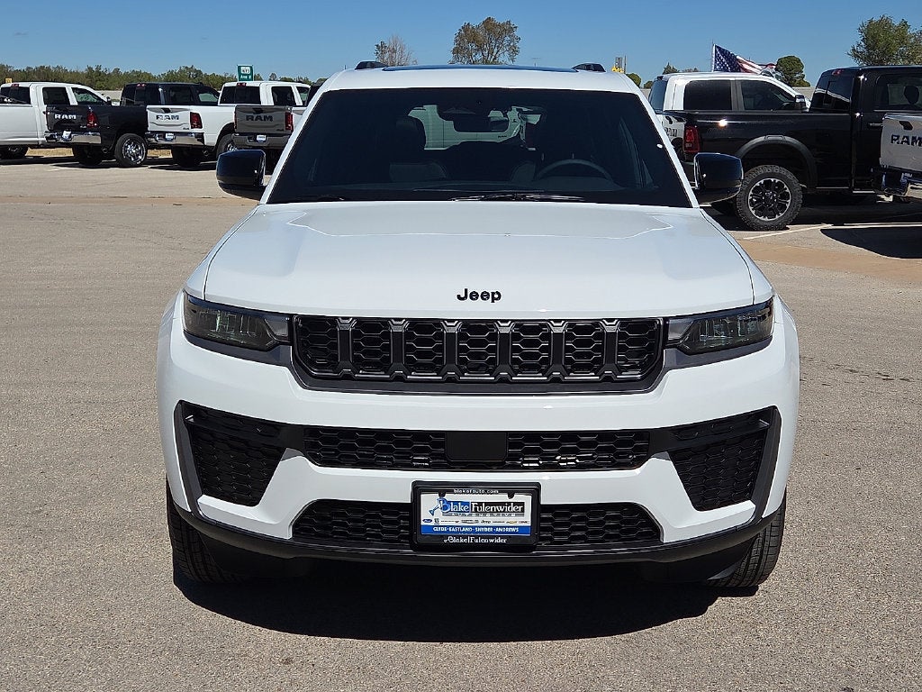 2027 Jeep Grand Cherokee L Laredo Altitude