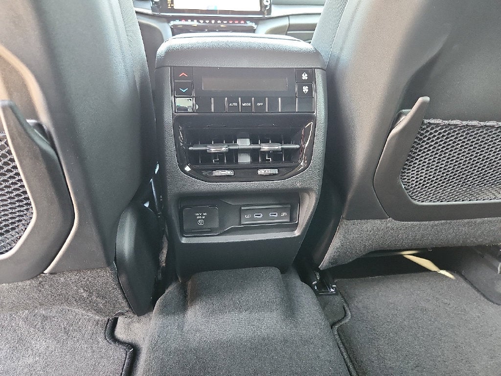 2027 Jeep Grand Cherokee GRAND CHEROKEE L LAREDO ALTITUDE 4X4