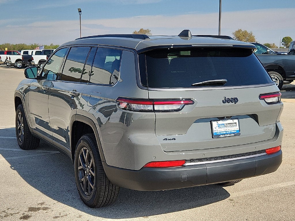 2027 Jeep Grand Cherokee GRAND CHEROKEE L LAREDO ALTITUDE 4X4