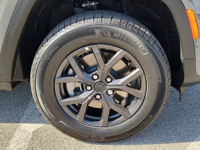 2027 Jeep Grand Cherokee GRAND CHEROKEE L LAREDO ALTITUDE 4X4