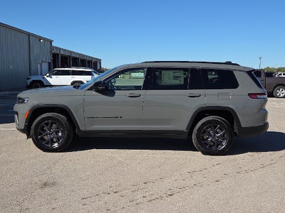2027 Jeep Grand Cherokee Laredo Altitude