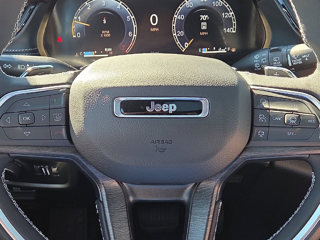 2027 Jeep Grand Cherokee Laredo Altitude