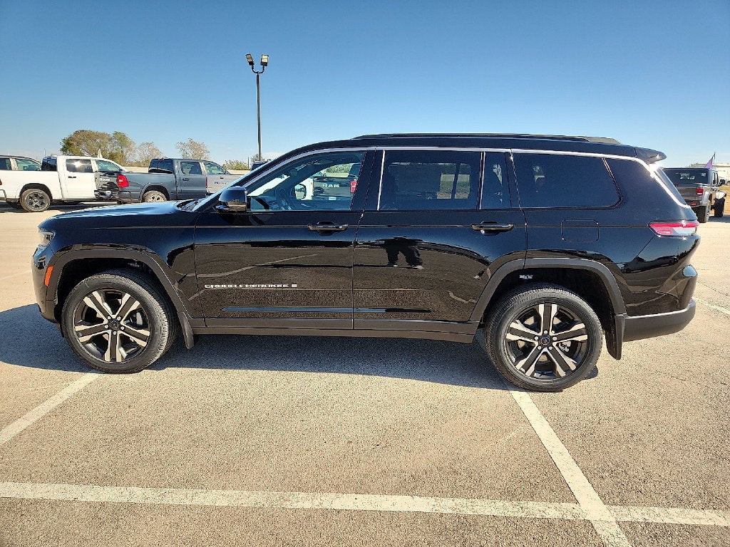 2027 Jeep Grand Cherokee GRAND CHEROKEE L LIMITED 4X4