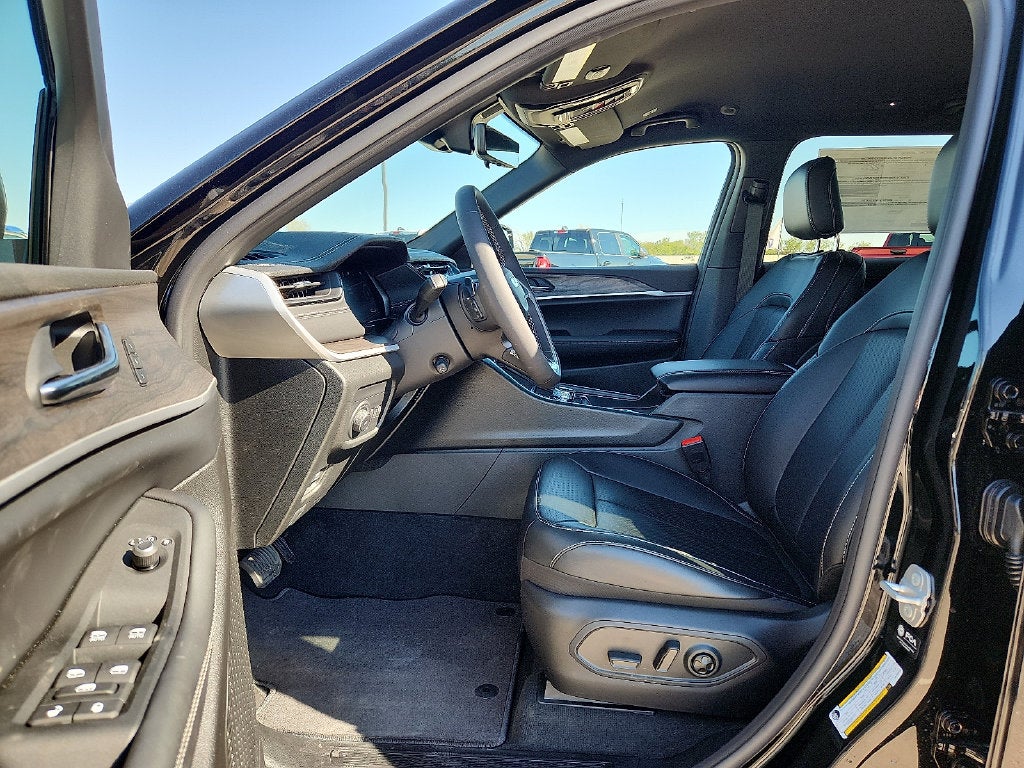 2027 Jeep Grand Cherokee GRAND CHEROKEE L LIMITED 4X4