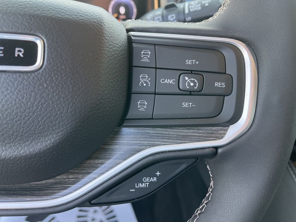 2023 Jeep Wagoneer L Series III