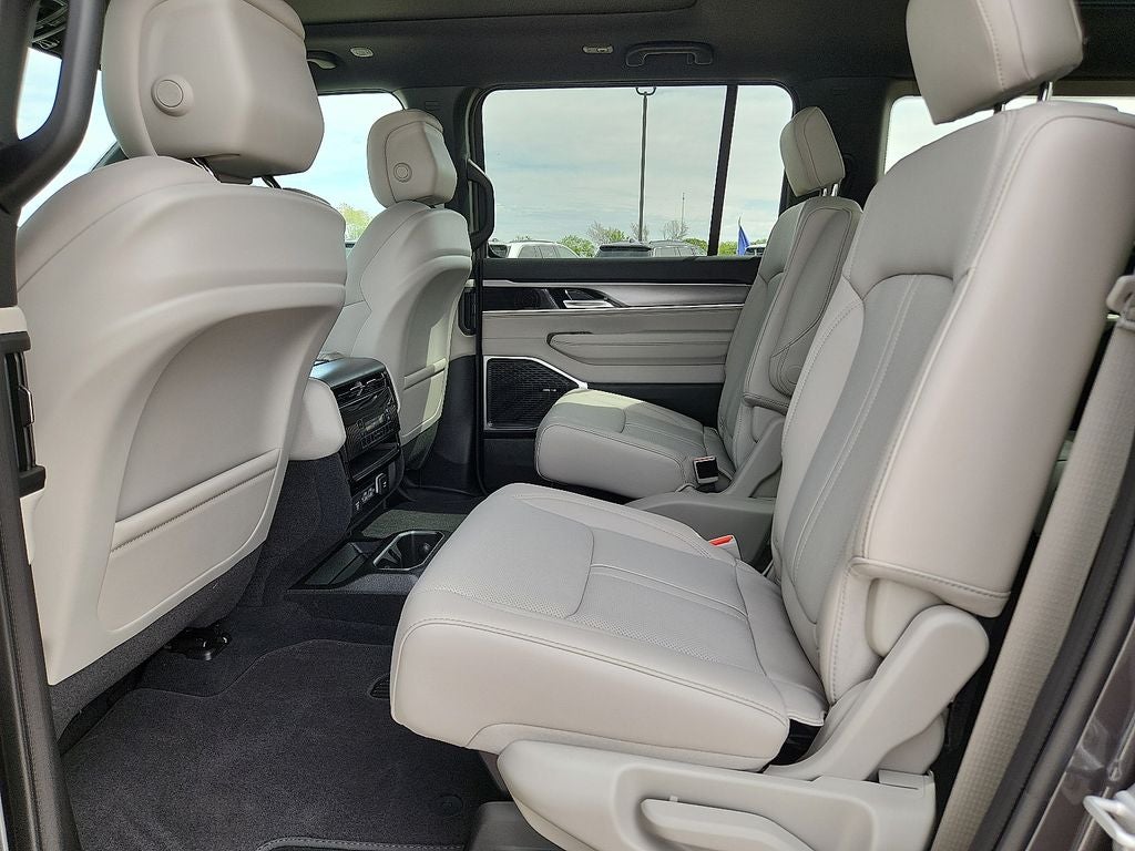 2026 Jeep Grand Wagoneer 4x4