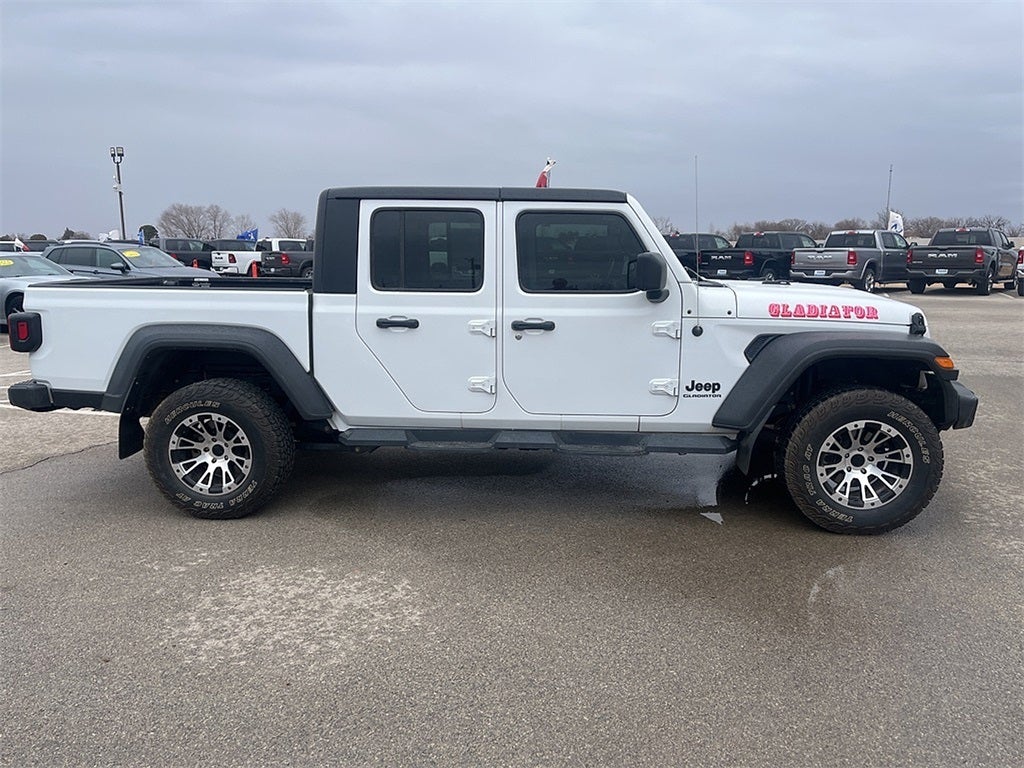 2022 Jeep Gladiator Sport