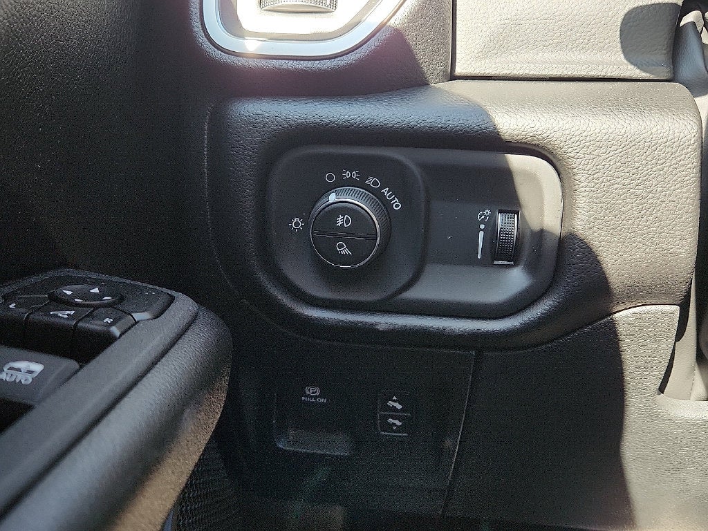 2027 RAM 1500 RAM 1500 LONE STAR CREW CAB 4X2 5'7' BOX