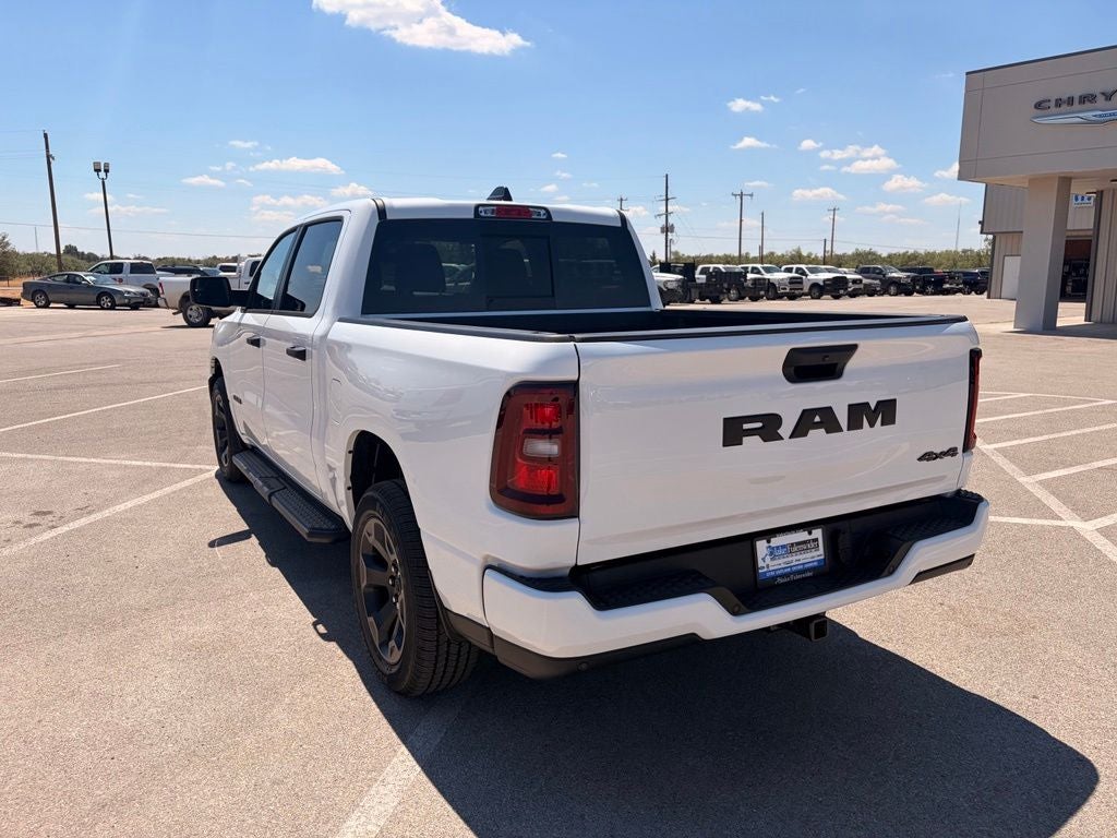 2026 RAM 1500 RAM 1500 EXPRESS CREW CAB 4X4 5'7' BOX
