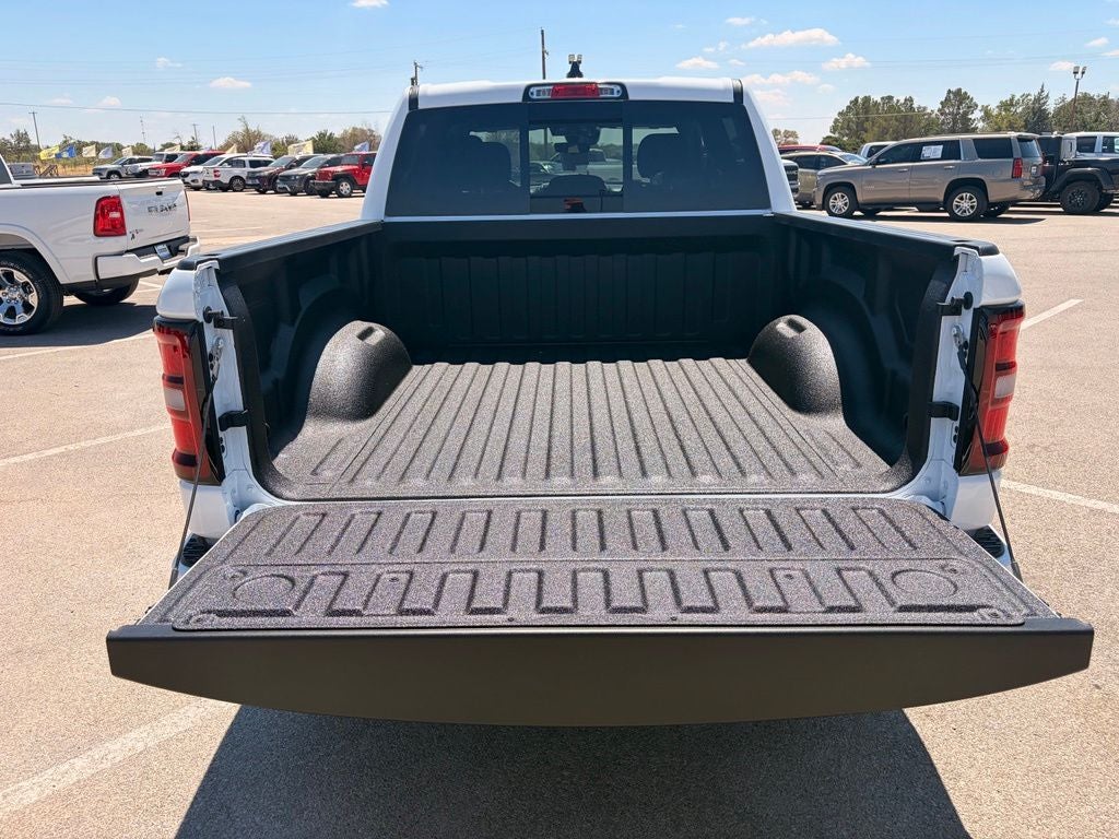 2026 RAM 1500 RAM 1500 EXPRESS CREW CAB 4X4 5'7' BOX