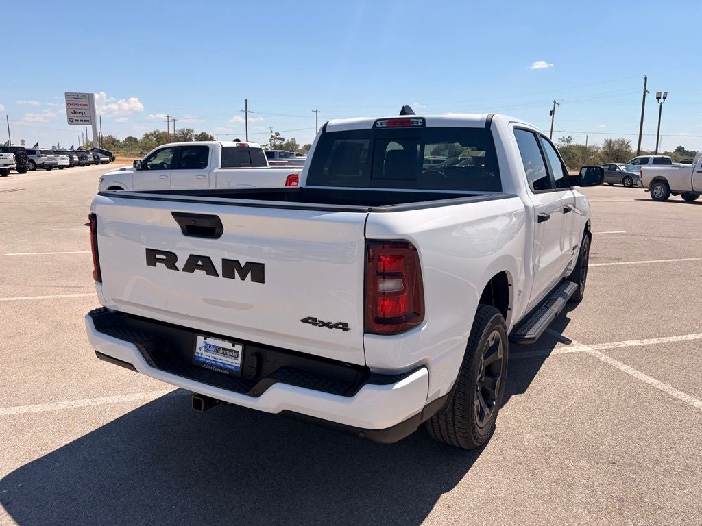 2026 RAM 1500 RAM 1500 EXPRESS CREW CAB 4X4 5'7' BOX