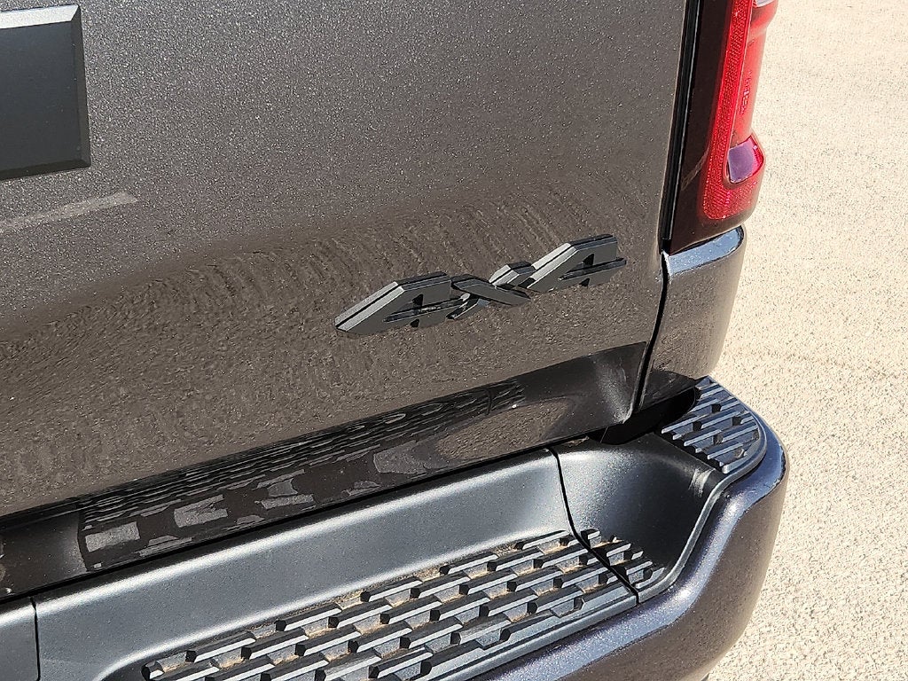 2027 RAM Ram 1500 RAM 1500 LONE STAR CREW CAB 4X4 5'7' BOX