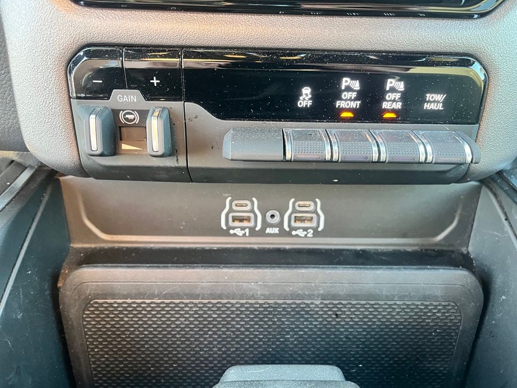 2025 RAM 1500 Lone Star Crew Cab 4x4 5'7' Box