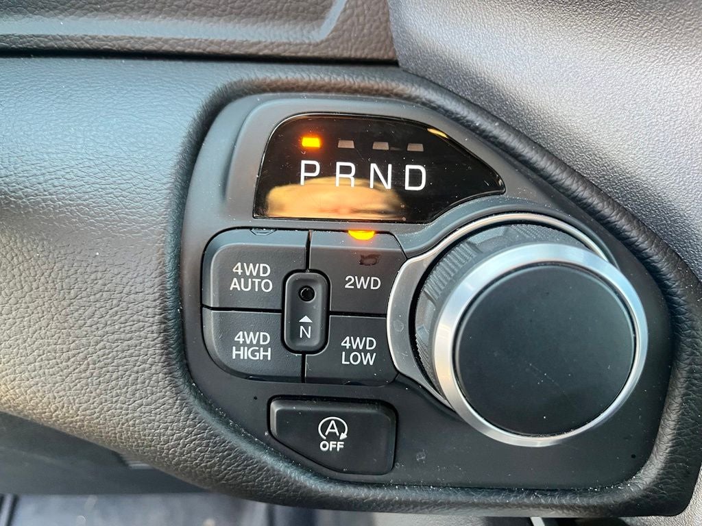 2025 RAM 1500 Lone Star Crew Cab 4x4 5'7' Box