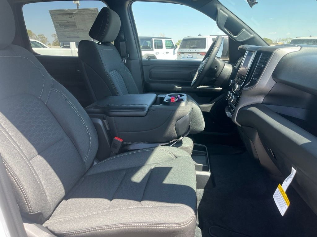 2026 RAM 1500 RAM 1500 EXPRESS CREW CAB 4X4 5'7' BOX