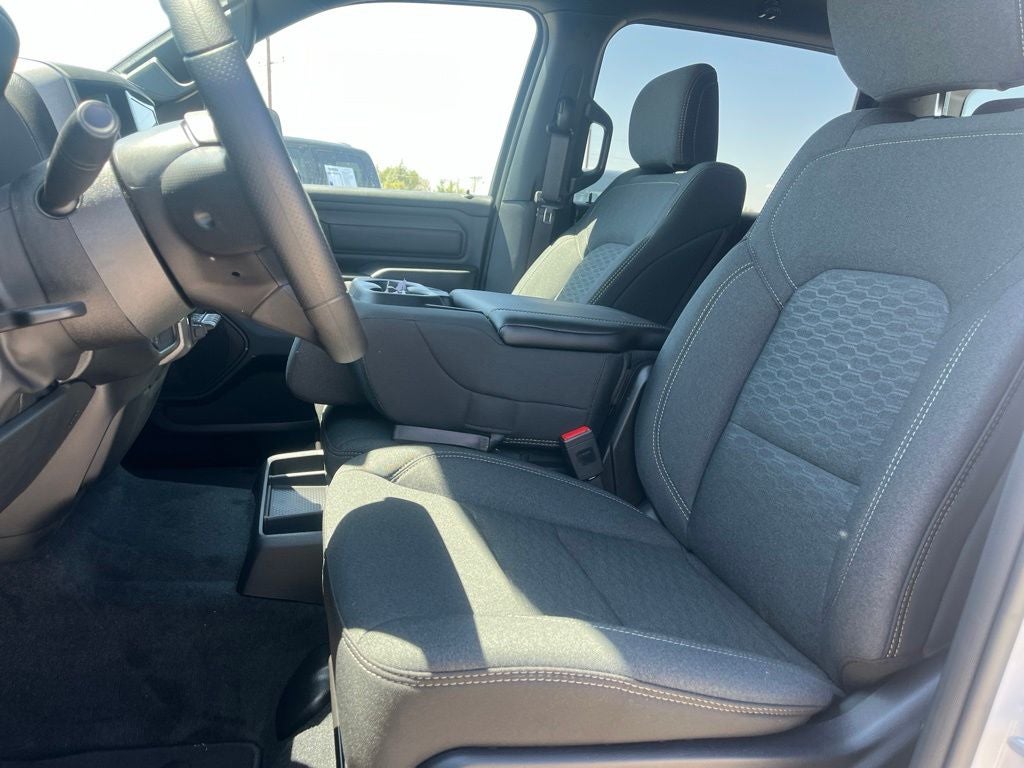 2026 RAM 1500 RAM 1500 EXPRESS CREW CAB 4X4 5'7' BOX