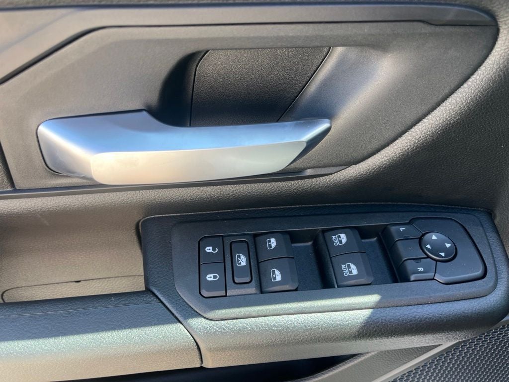 2026 RAM 1500 RAM 1500 EXPRESS CREW CAB 4X4 5'7' BOX