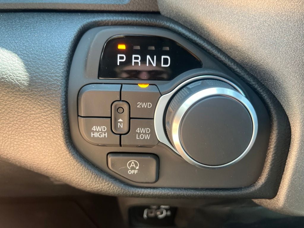 2026 RAM 1500 RAM 1500 EXPRESS CREW CAB 4X4 5'7' BOX